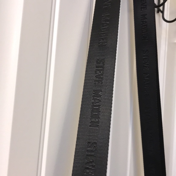 Steve Madden Puffy Crossbody Bag - Picture 10 of 15